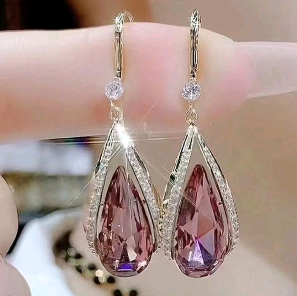 ✨3 FOR $28✨🆕️🩷 PINK CRYSTAL & RHINESTONE TEARDROP EARRINGS - GOLD-TONE🩷